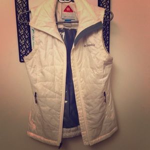 White vest Columbia